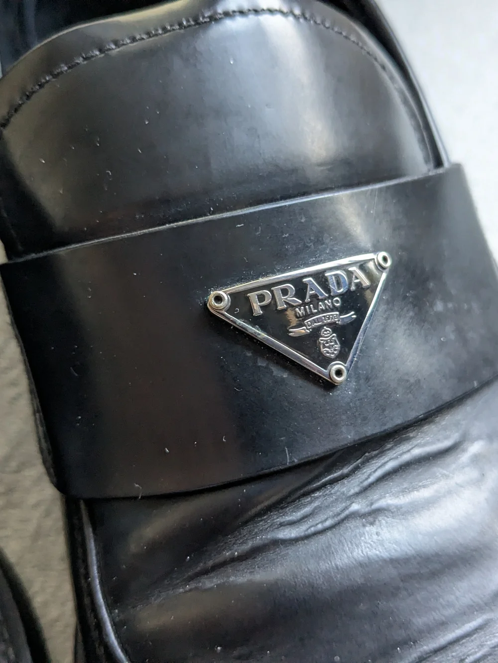 Prada loafers 100%